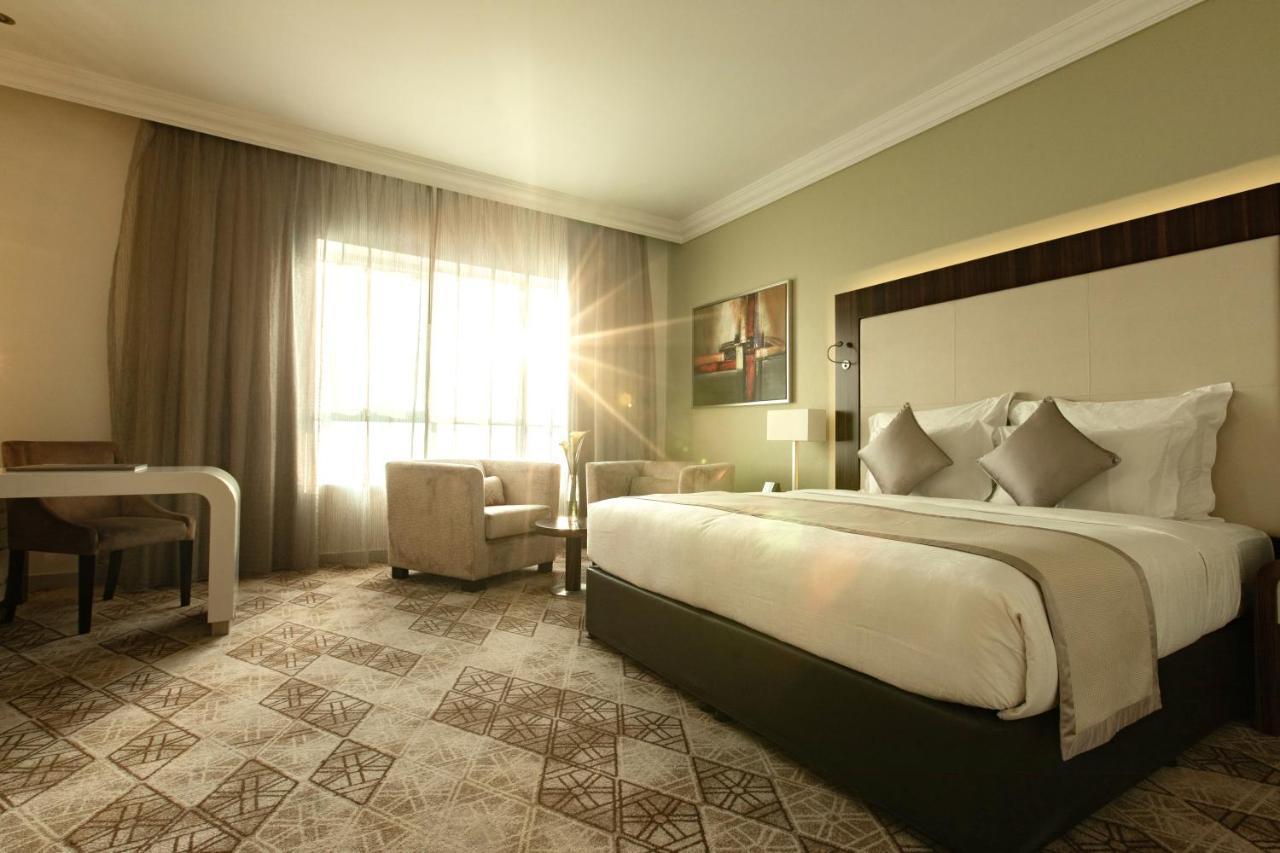 Elite Byblos Hotel Dubai Bagian luar foto